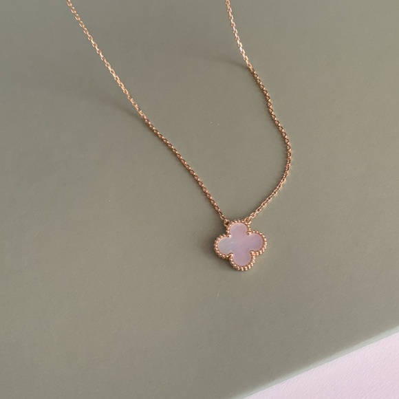 Van Cleef & Arpels Gold and White Clover Pendant Necklace - Picture 3 of 4